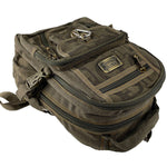 Der Rucksack des älteren Bruders